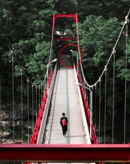 吊り橋 - 心霊写真