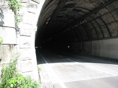 旧日見トンネルの写真