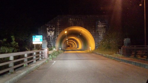 胎内トンネルの写真
