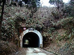 牛首トンネルの写真